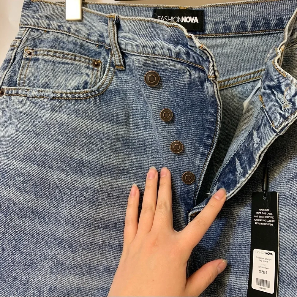 NWT Fashion Nova Crossover Straight Leg Jeans - Blue Light Wash - Picture 3 of 16